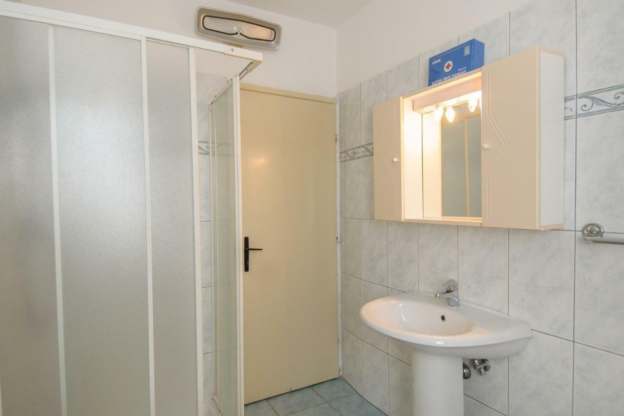 Apartments Nives بوريتش المظهر الخارجي الصورة