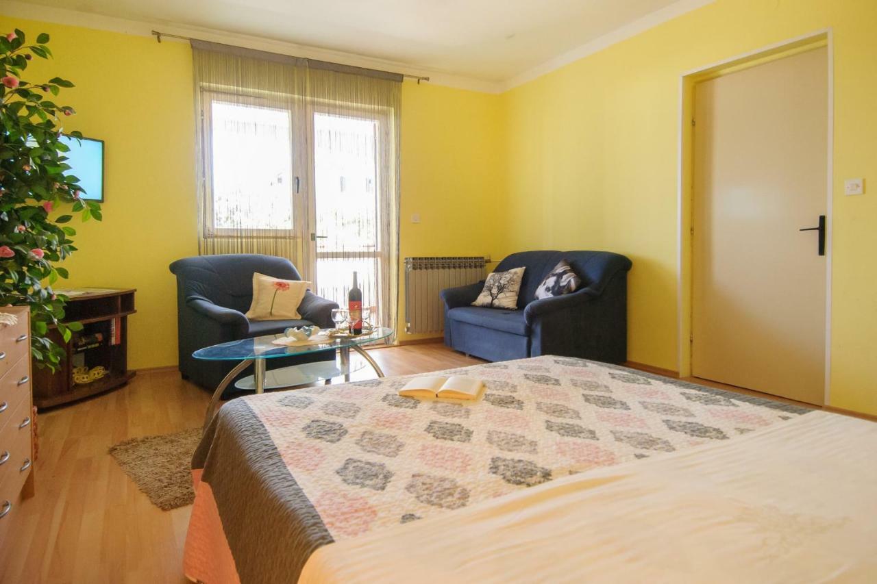 Apartments Nives بوريتش المظهر الخارجي الصورة