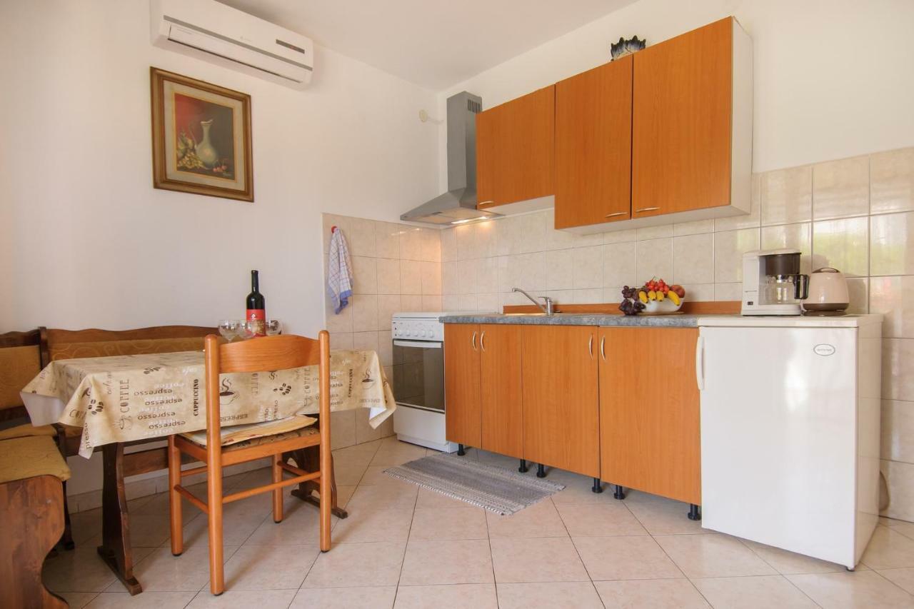 Apartments Nives بوريتش المظهر الخارجي الصورة