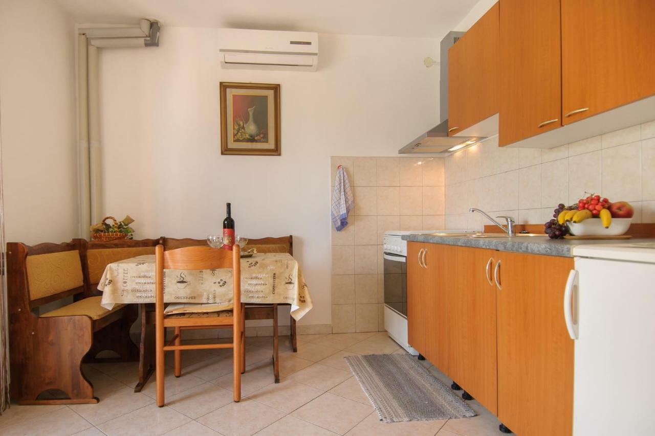 Apartments Nives بوريتش المظهر الخارجي الصورة