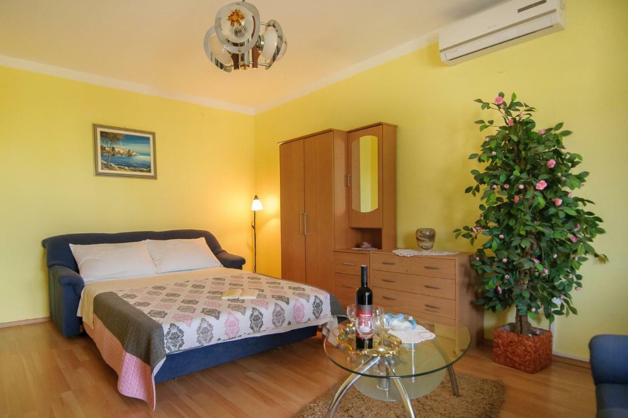 Apartments Nives بوريتش المظهر الخارجي الصورة